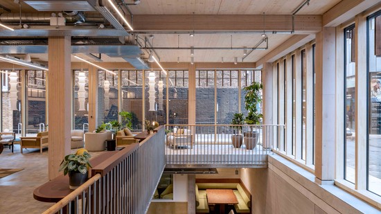 ‘I want to caress the lift!’