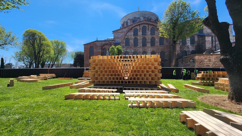 The Pavilion of the Moment is arising in Istanbul 1